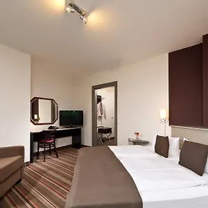 https://leonardo-inn-hotel-hamburg-airport.hamburg-hotels-de.com